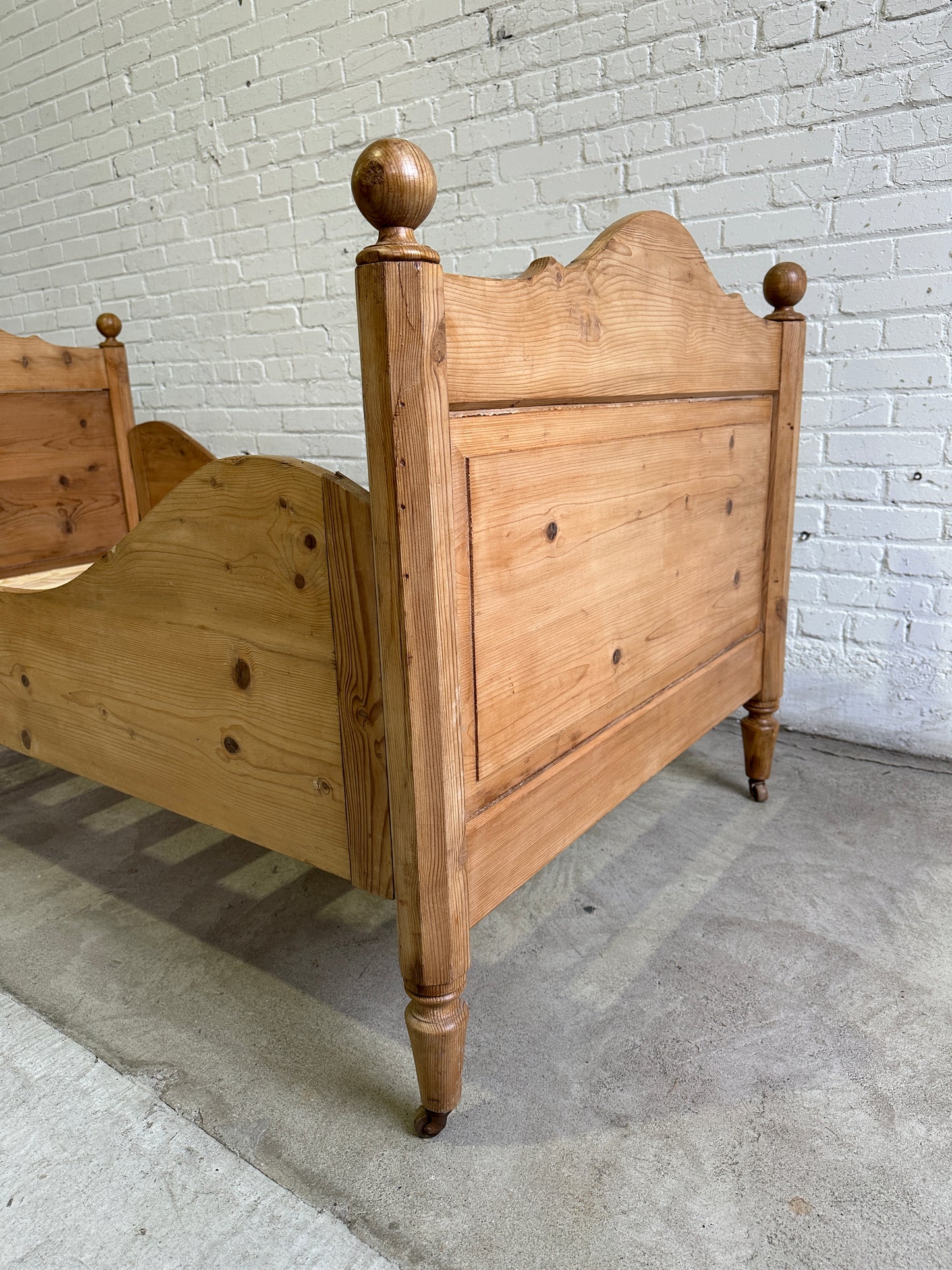 Antique Pine Sleigh Bed with Castors, 1910