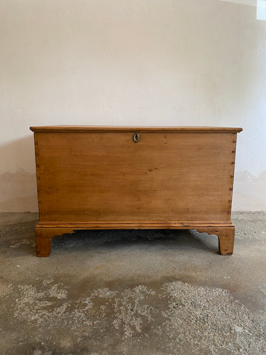 A Georgian Antique Pine Blanket Box on Bracket Feet c. 1860
