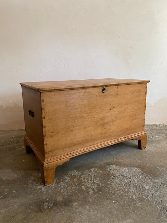 A Georgian Antique Pine Blanket Box on Bracket Feet c. 1860