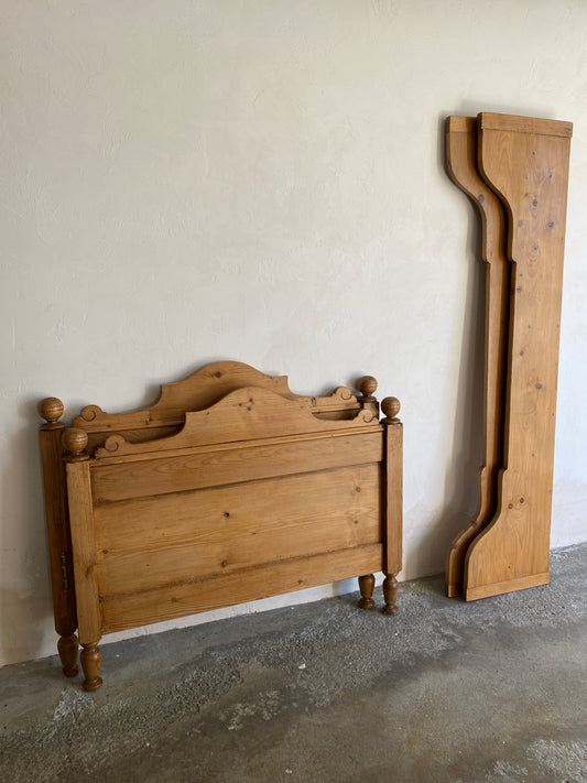 Wide and Low Antique Pine Sleigh Bed with Crests c. 1890