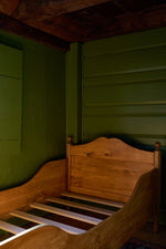 The Knosen Sleigh Bed: Twin