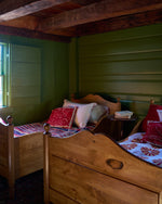 The Knosen Sleigh Bed: Twin