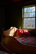 The Knosen Sleigh Bed: Twin