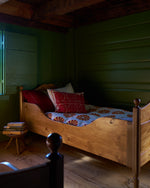 The Knosen Sleigh Bed: Twin