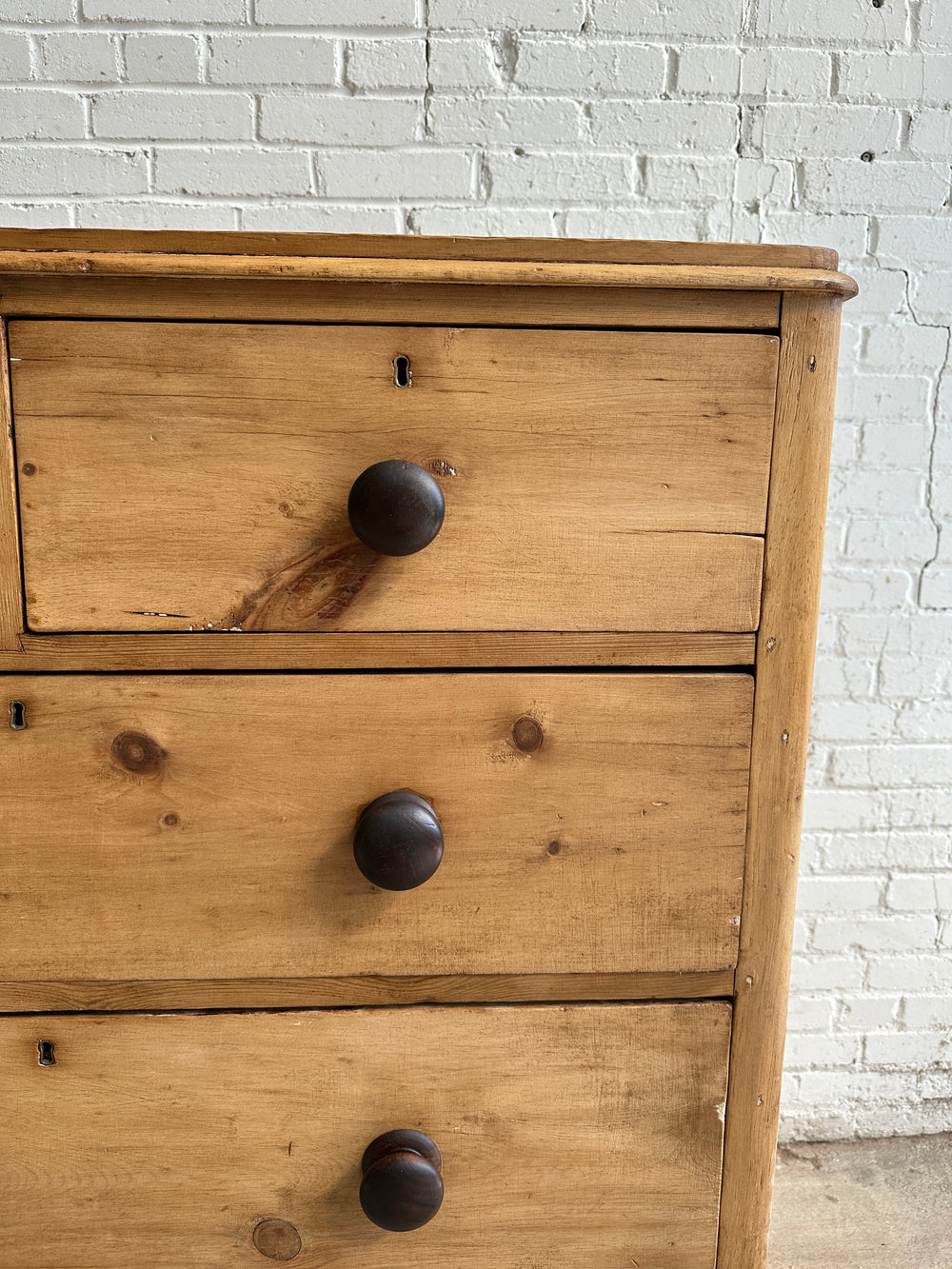 Antique Pine English Chest of Drawers with Mahogany Knobs c. 1870