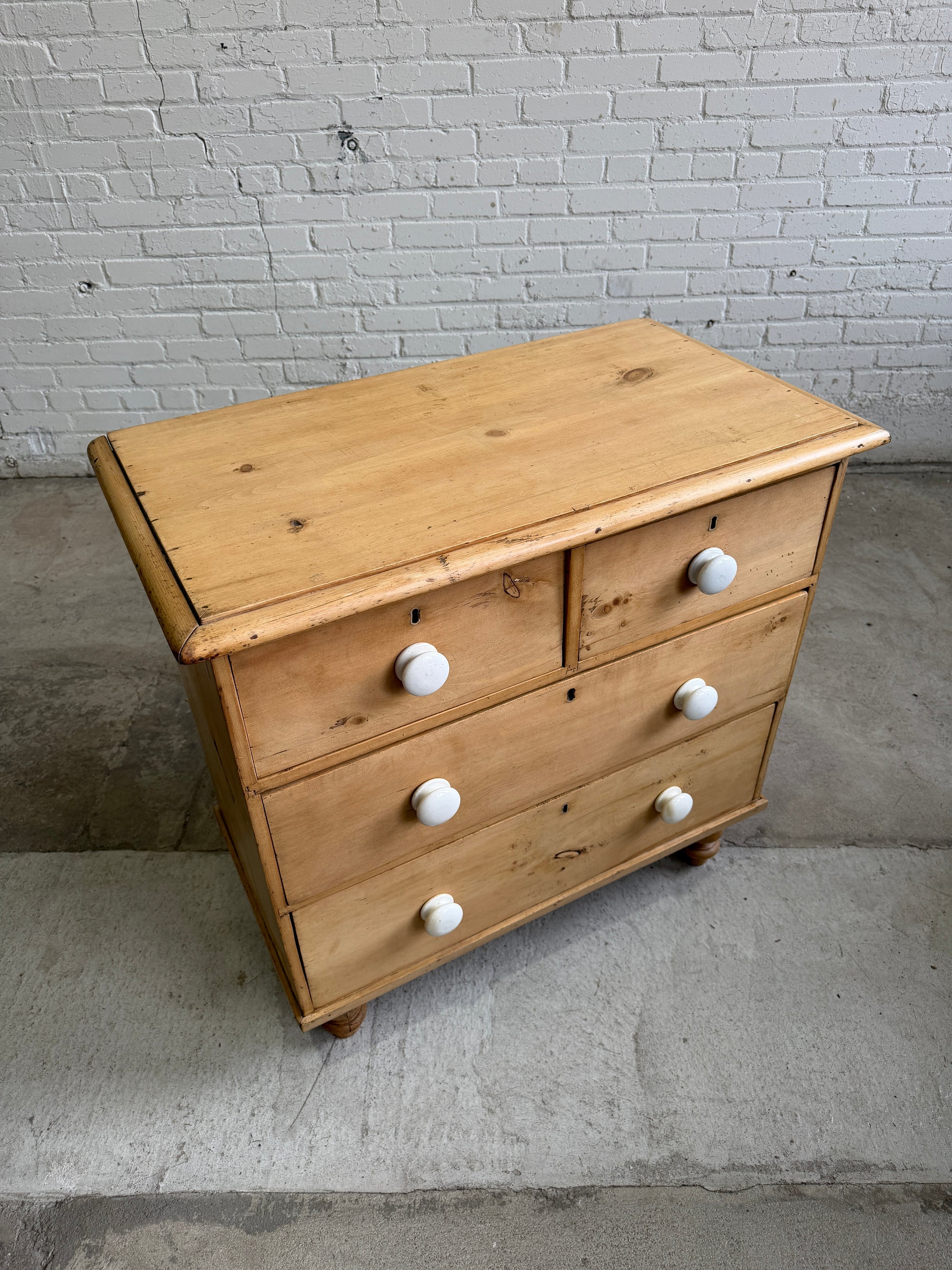 Antique Pine English Chest of Drawers with Porcelain Knobs
