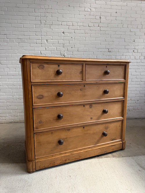 A Large English Antique Pine Chest of Drawers, c. 1880