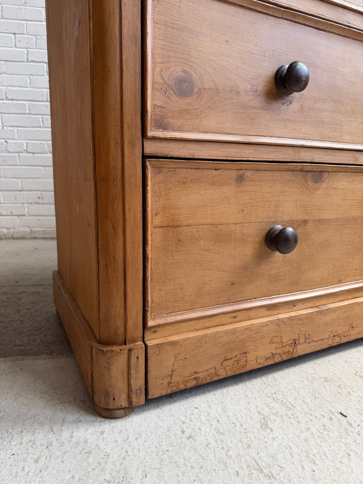 A Large English Antique Pine Chest of Drawers, c. 1880