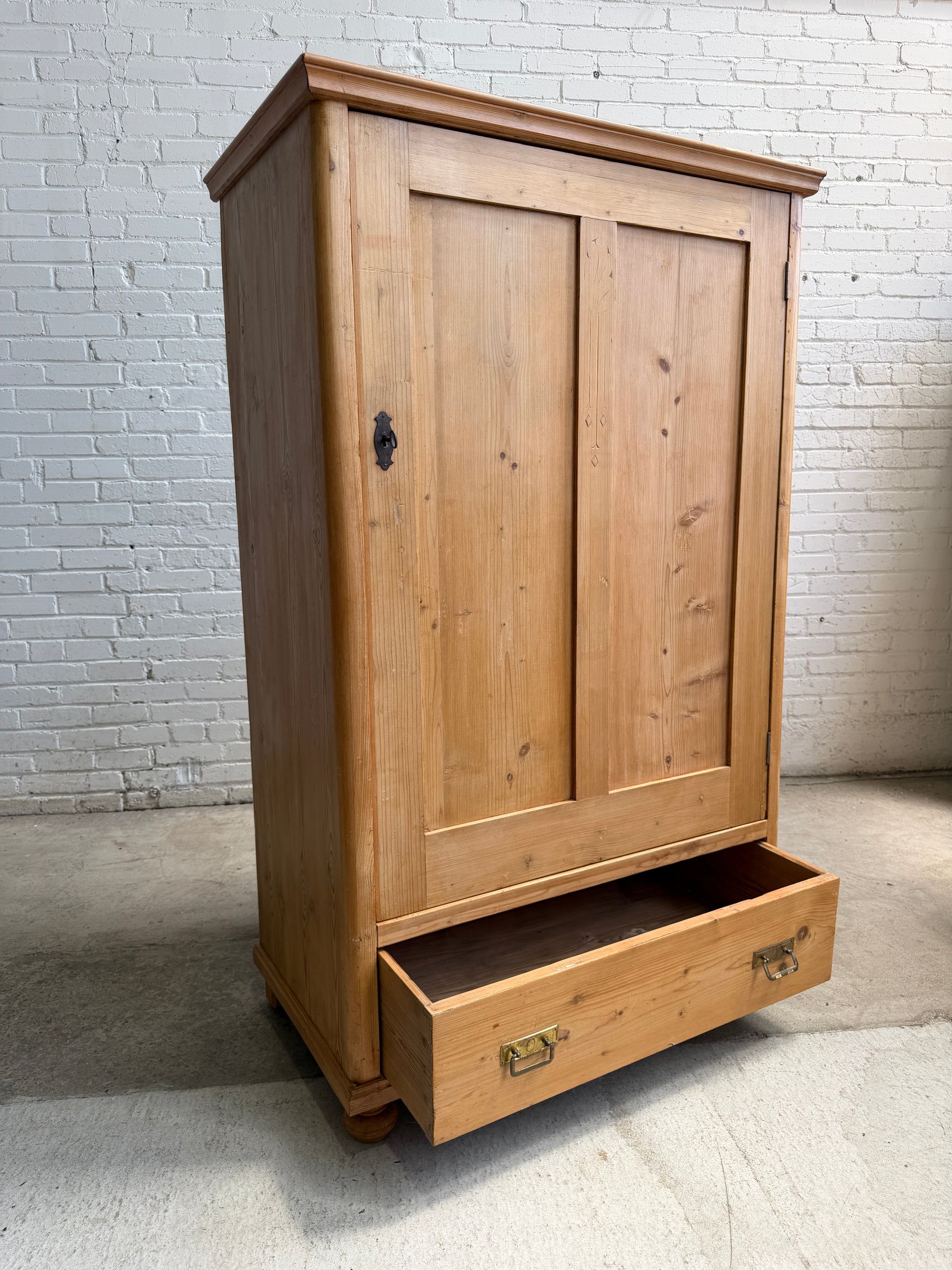 An Antique Pine Linen Cupboard, c. 1900