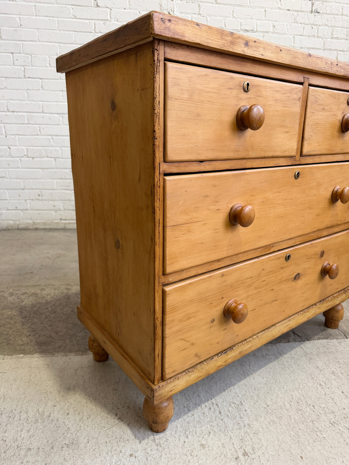 A Classic Antique Pine English Chest of Drawers, c. 1880