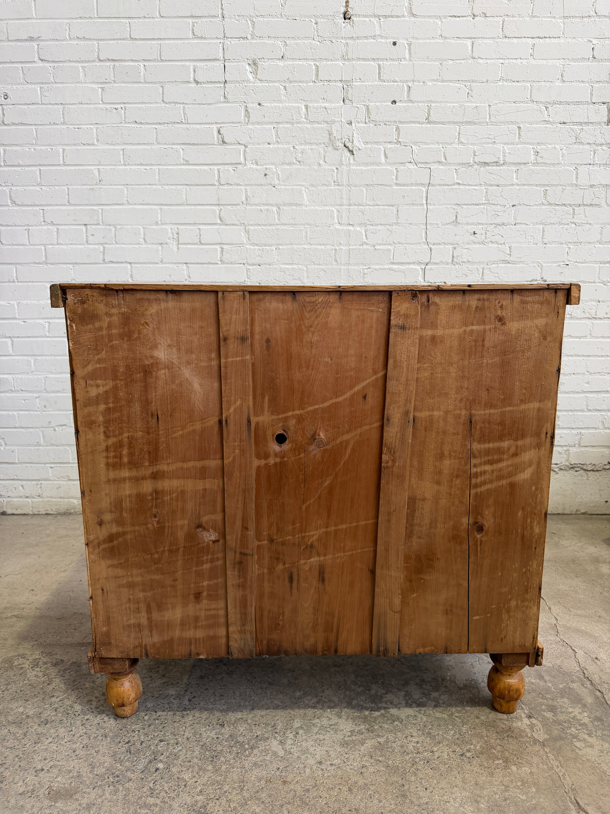 A Classic Antique Pine English Chest of Drawers, c. 1880