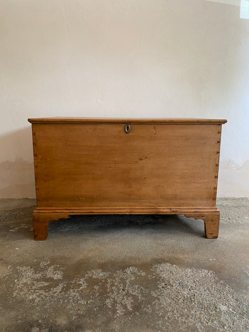 A Georgian Antique Pine Blanket Box on Bracket Feet c. 1860
