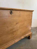 A Georgian Antique Pine Blanket Box on Bracket Feet c. 1860