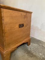 A Georgian Antique Pine Blanket Box on Bracket Feet c. 1860
