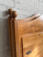 The Knosen Sleigh Bed: Twin