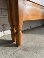 The Knosen Sleigh Bed: Twin