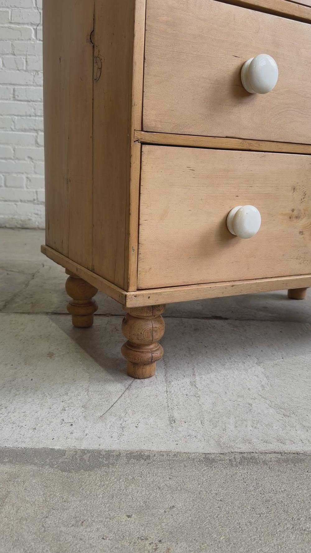 Antique Pine English Chest of Drawers with Porcelain Knobs