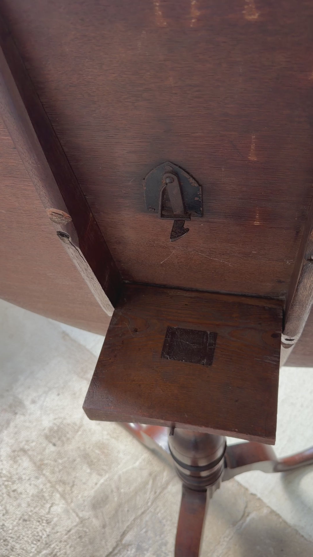 Antique Oak English Tilt-Top Table c. 1780