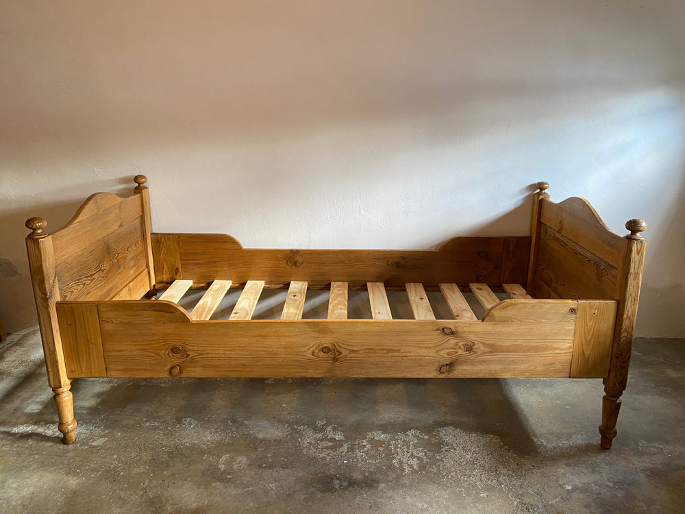 Long Antique Pine Sleigh Bed c.1910