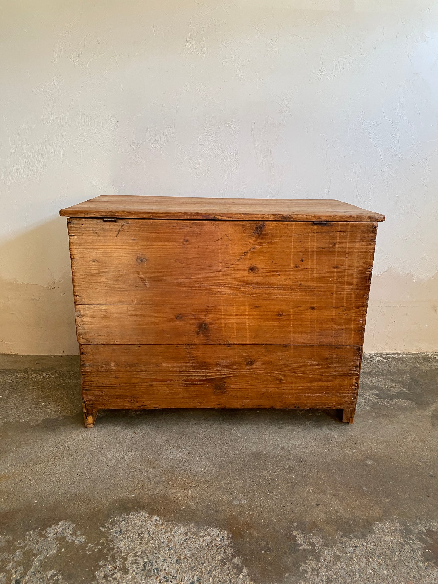 Antique Pine English Mule Chest with Drawer c. 1885