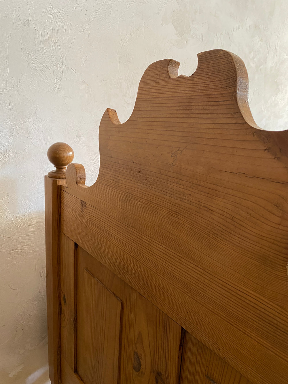 Antique Pine Sleigh Bed with Carved Crests c. 1900