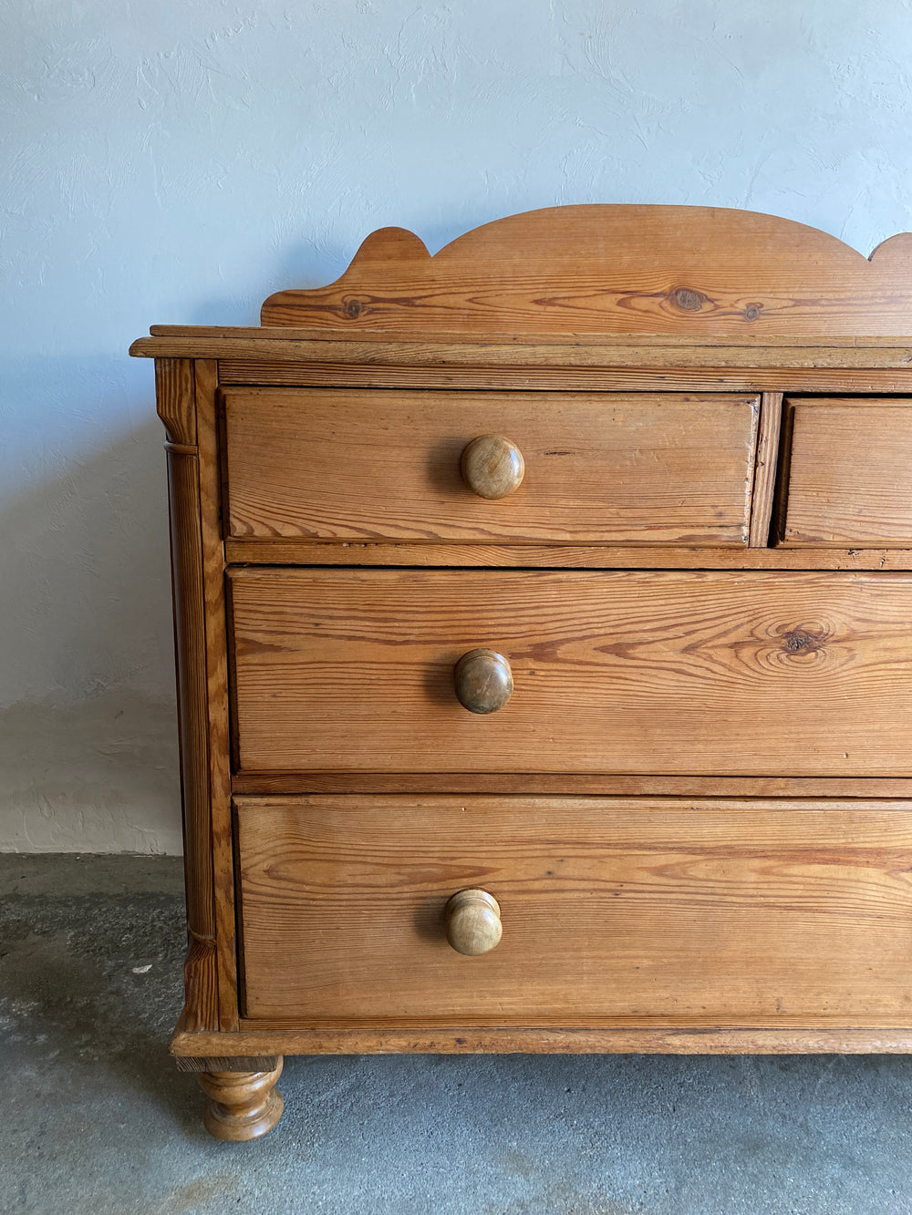 Antique Pitch Pine Chest of Drawers with Scalloped Upstand