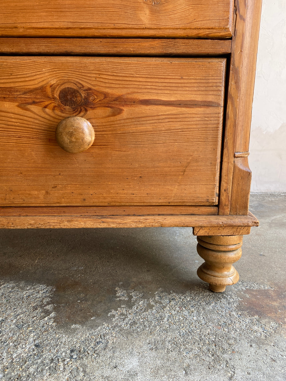Antique Pitch Pine Chest of Drawers with Scalloped Upstand