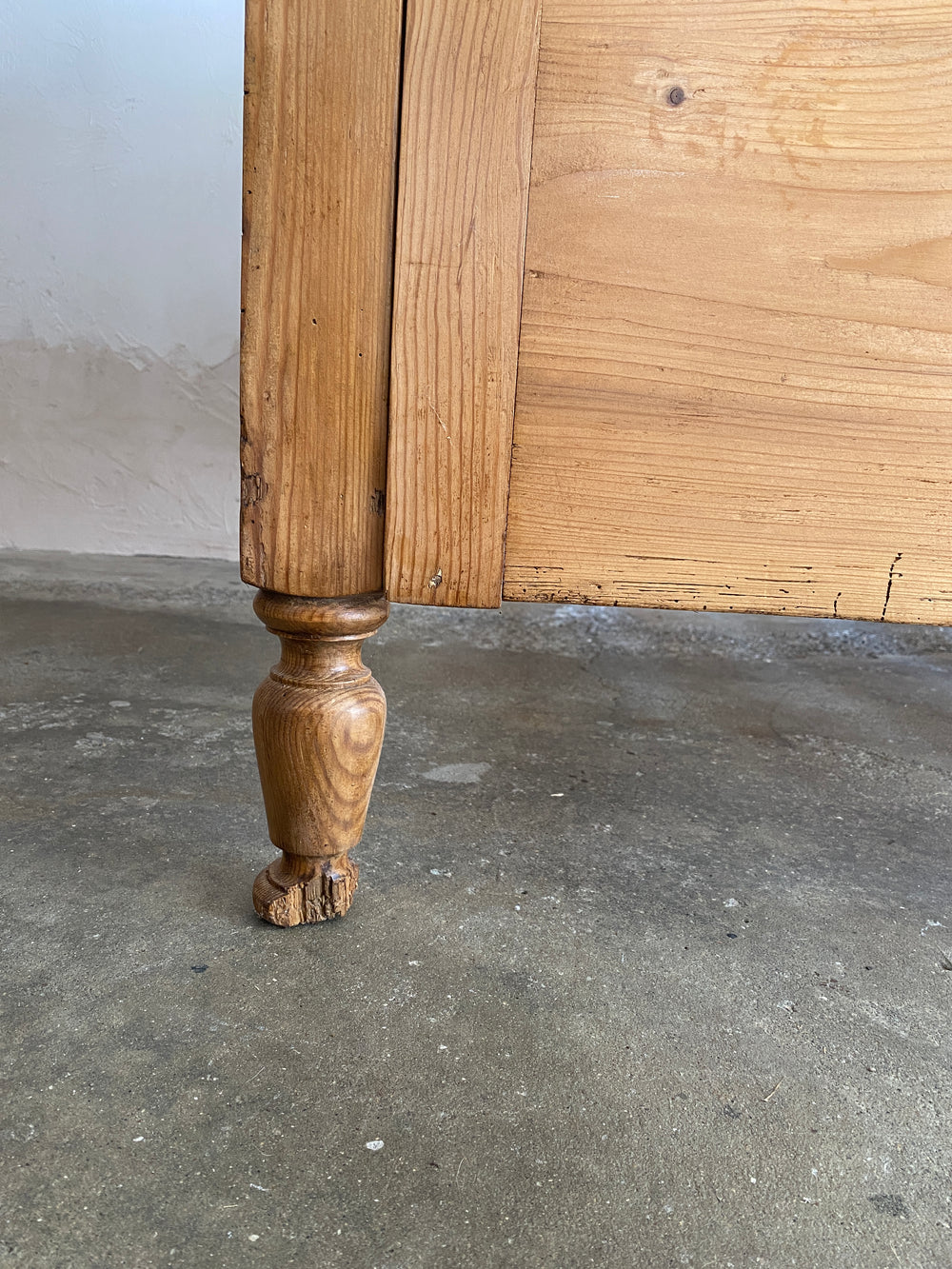 Wide and Low Antique Pine Sleigh Bed with Crests c. 1890