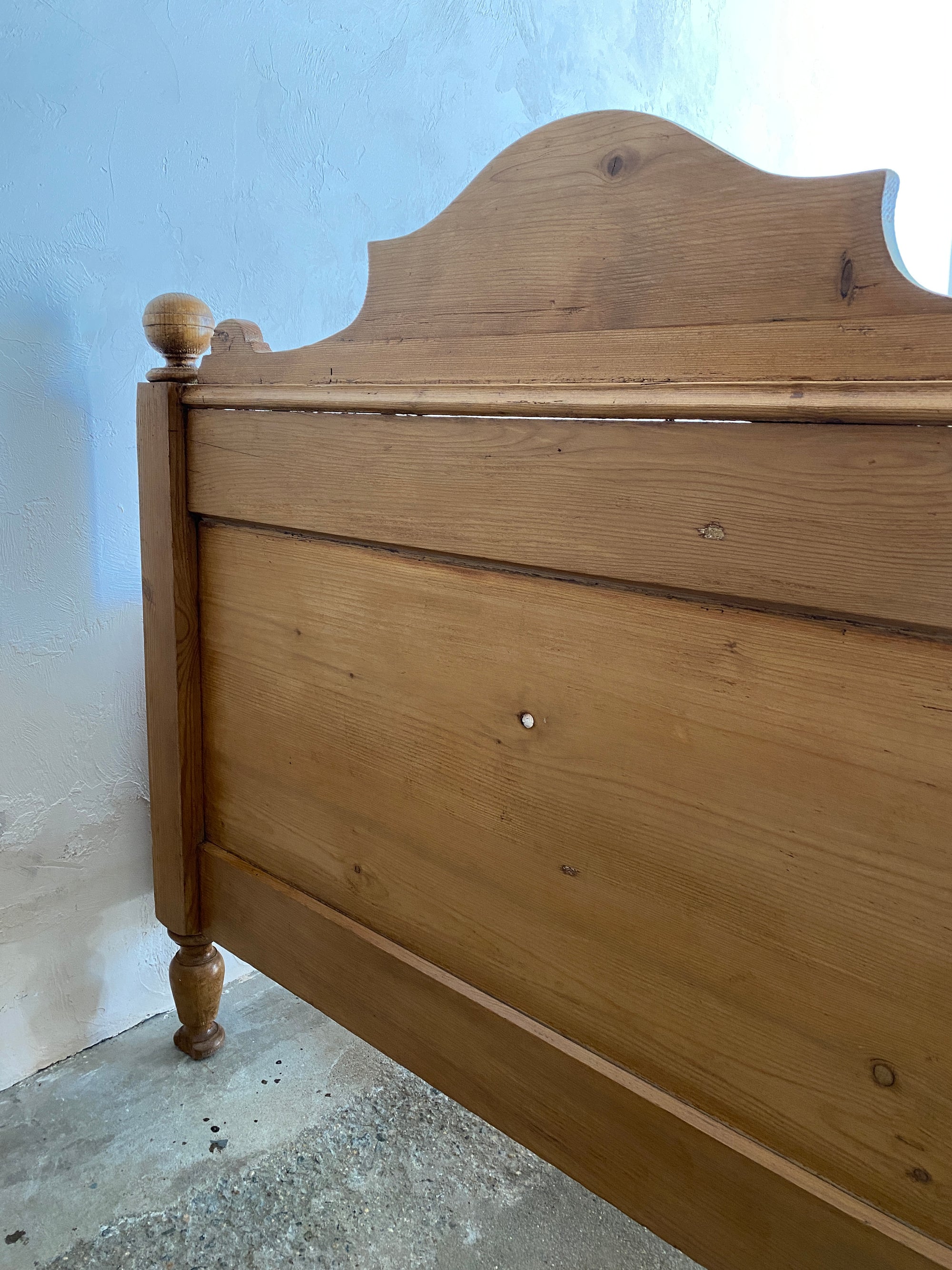 Wide and Low Antique Pine Sleigh Bed with Crests c. 1890